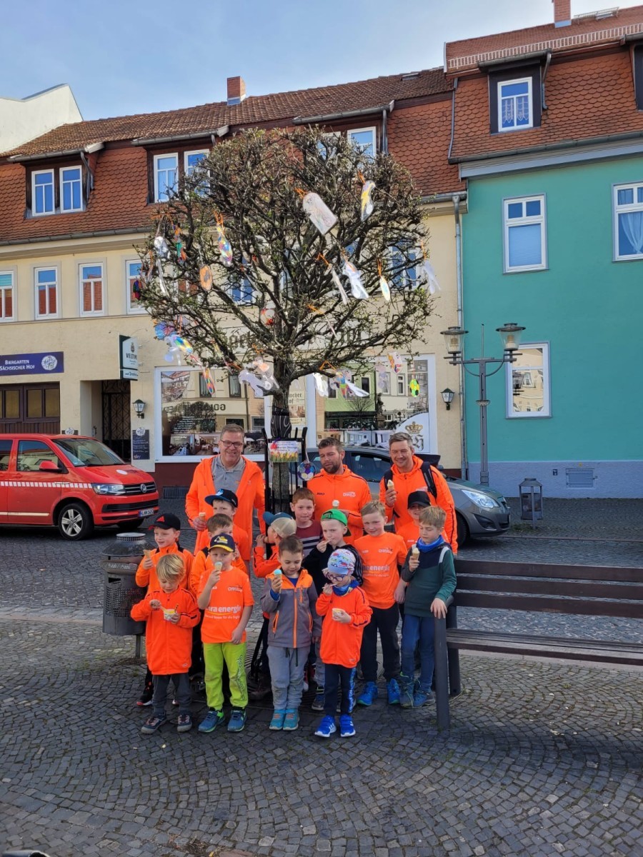 Ein OHRAnge Osterbaum