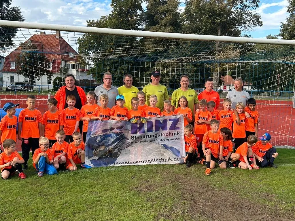 Neue Shirts für die F-Junioren