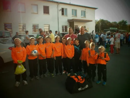 Einlaufkids RWE vs. HSV