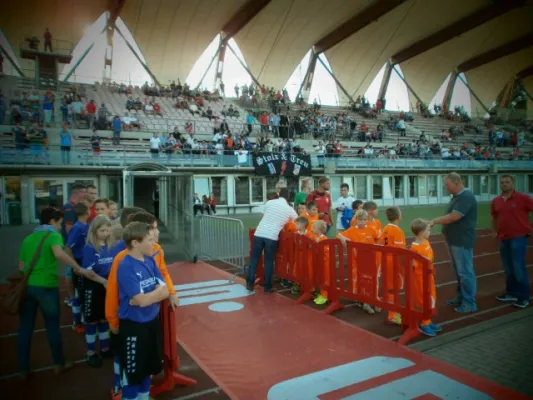 Einlaufkids RWE vs. HSV