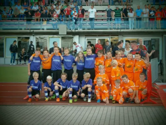 Einlaufkids RWE vs. HSV