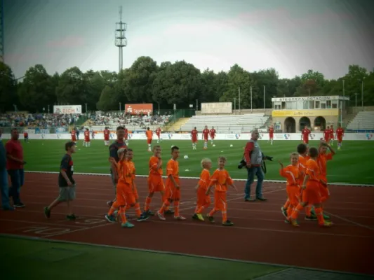 Einlaufkids RWE vs. HSV