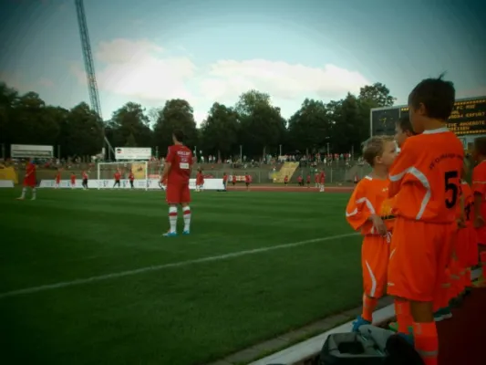 Einlaufkids RWE vs. HSV