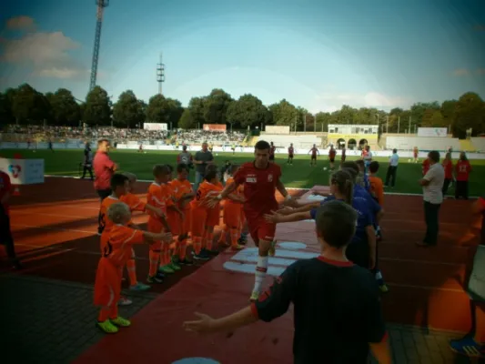Einlaufkids RWE vs. HSV