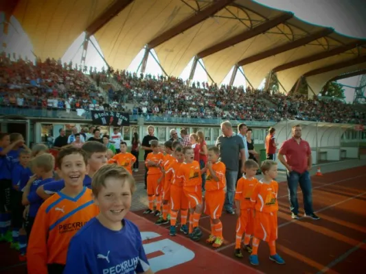 Einlaufkids RWE vs. HSV