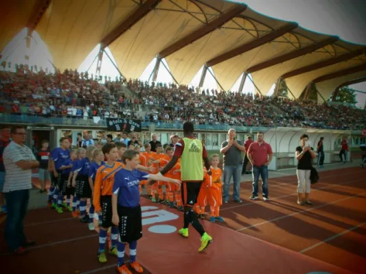 Einlaufkids RWE vs. HSV
