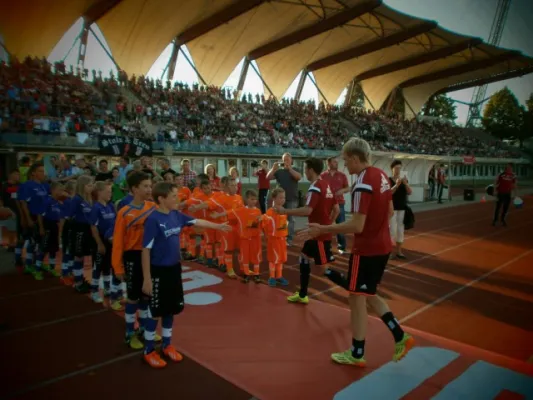 Einlaufkids RWE vs. HSV