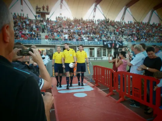 Einlaufkids RWE vs. HSV