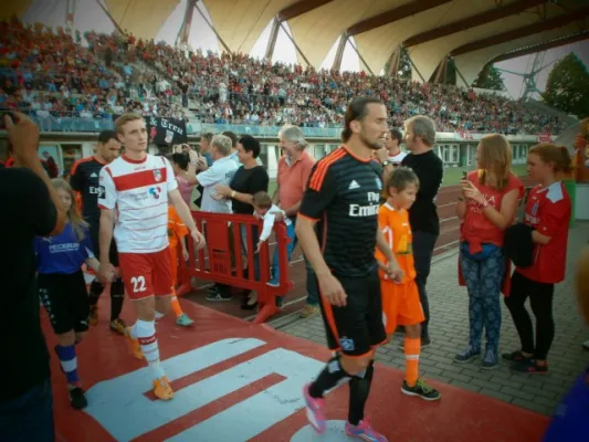 Einlaufkids RWE vs. HSV