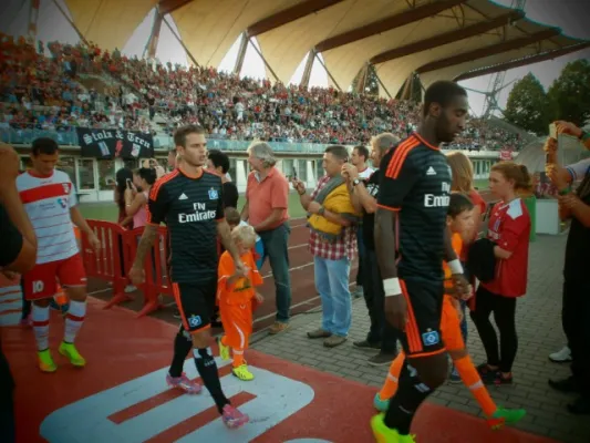 Einlaufkids RWE vs. HSV