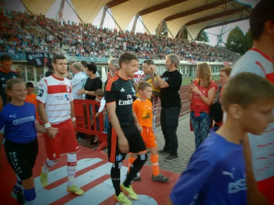 Einlaufkids RWE vs. HSV