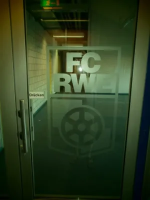 Einlaufkids RWE vs. HSV