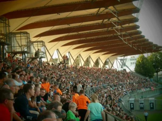 Einlaufkids RWE vs. HSV