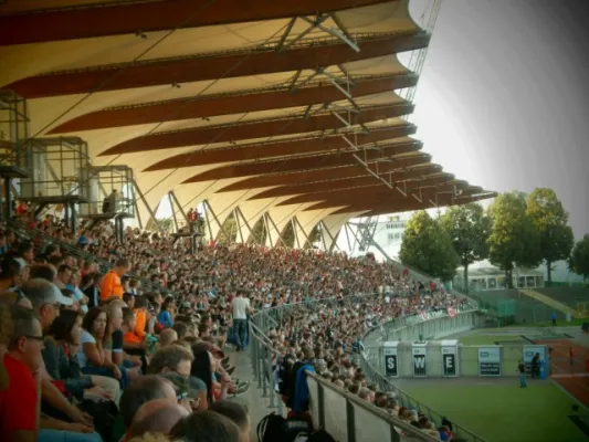 Einlaufkids RWE vs. HSV