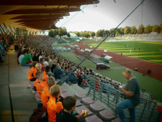 Einlaufkids RWE vs. HSV