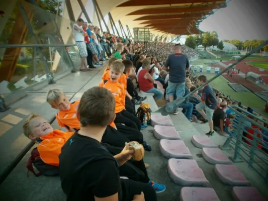 Einlaufkids RWE vs. HSV