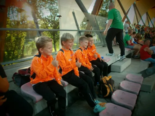 Einlaufkids RWE vs. HSV